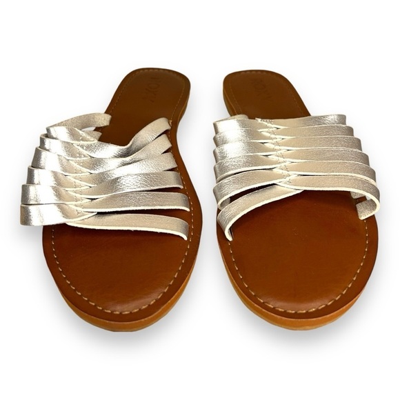ROXY SIZE 6 SILVER TAN BROWN SANDALS BEACH VACATION SLIP IN STYLE - Picture 1 of 10